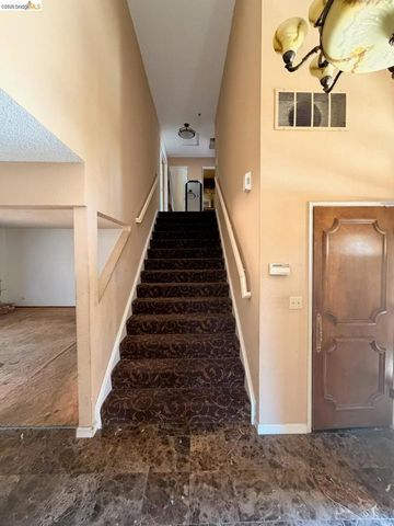 28174 Dobbel Ave, Hayward, CA 94542