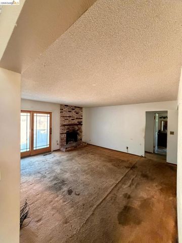 28174 Dobbel Ave, Hayward, CA 94542