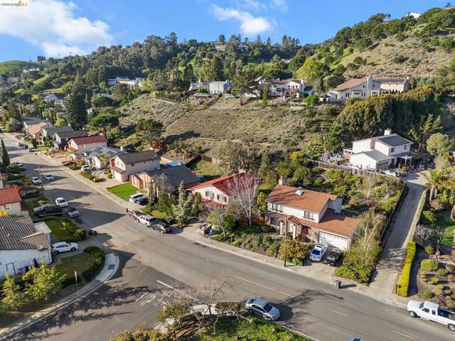 28174 Dobbel Ave, Hayward, CA 94542