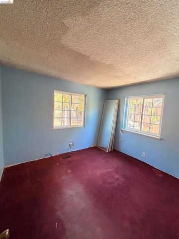 28174 Dobbel Ave, Hayward, CA 94542
