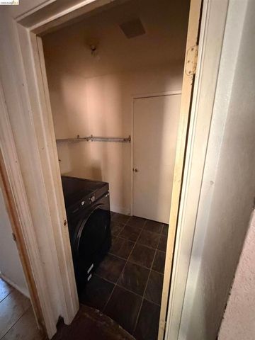 28174 Dobbel Ave, Hayward, CA 94542
