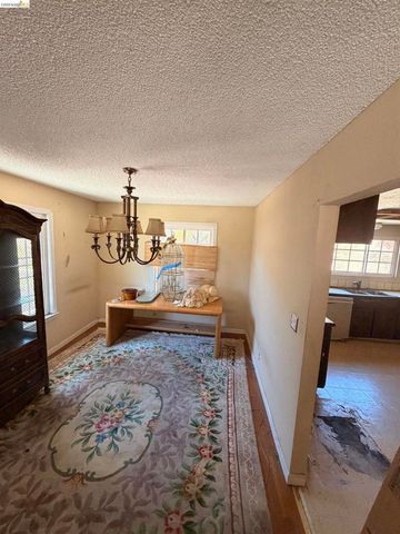 28174 Dobbel Ave, Hayward, CA 94542