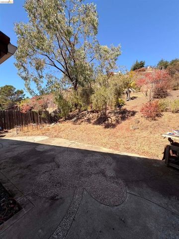 28174 Dobbel Ave, Hayward, CA 94542