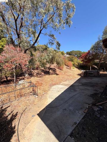 28174 Dobbel Ave, Hayward, CA 94542