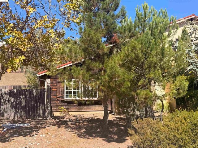 28174 Dobbel Ave, Hayward, CA 94542