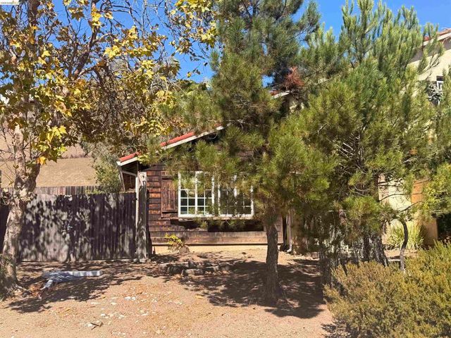 28174 Dobbel Ave, Hayward, CA 94542