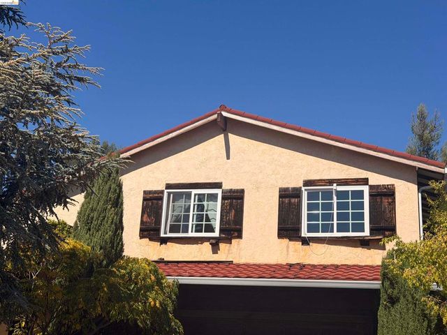 28174 Dobbel Ave, Hayward, CA 94542