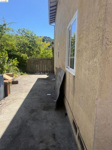 28174 Dobbel Ave, Hayward, CA 94542