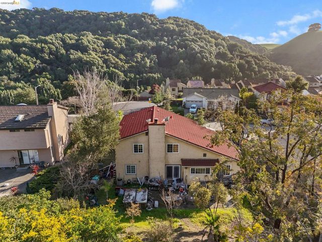 28174 Dobbel Ave, Hayward, CA 94542