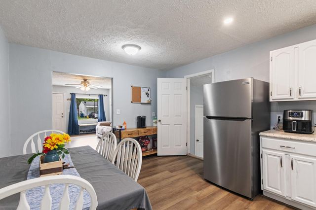 1031 N Forest Avenue, Springfield, MO 65802