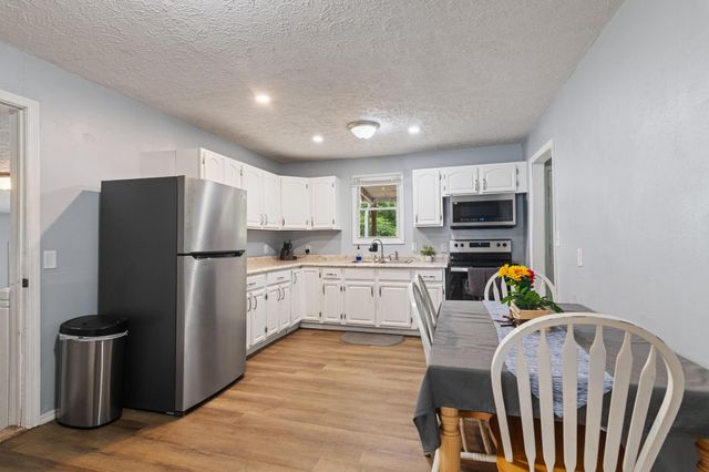 1031 N Forest Avenue, Springfield, MO 65802