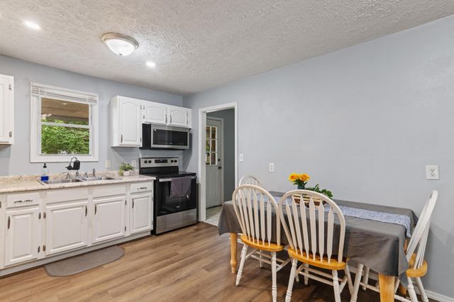 1031 N Forest Avenue, Springfield, MO 65802