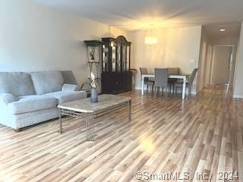 37 Greenwich Avenue APT 2-6, Stamford, CT 06902