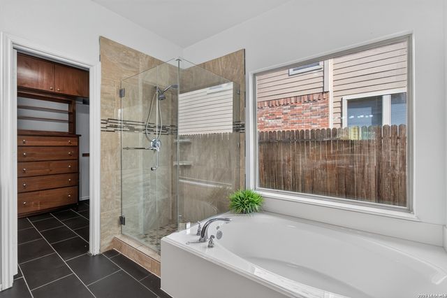 3027 HIDDEN MDW, Seguin, TX 78155