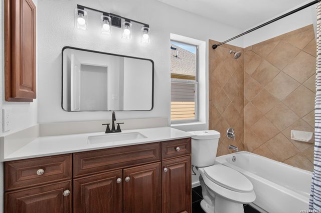 3027 HIDDEN MDW, Seguin, TX 78155