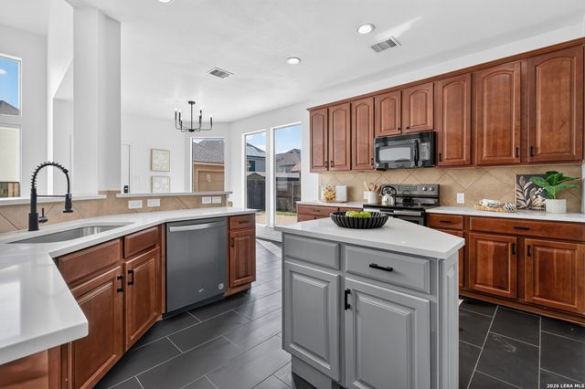 3027 HIDDEN MDW, Seguin, TX 78155