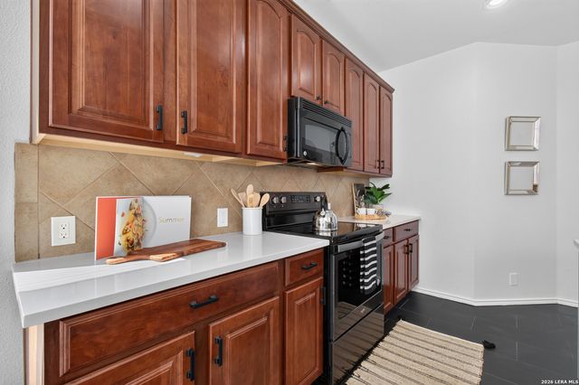 3027 HIDDEN MDW, Seguin, TX 78155
