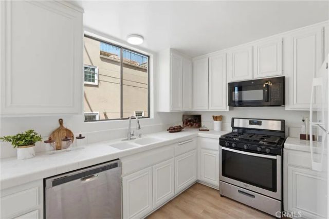 11656 Nebraska Avenue 5, Los Angeles, CA 90025