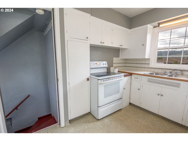 6006 N WILLAMETTE Blvd, Portland, OR 97203