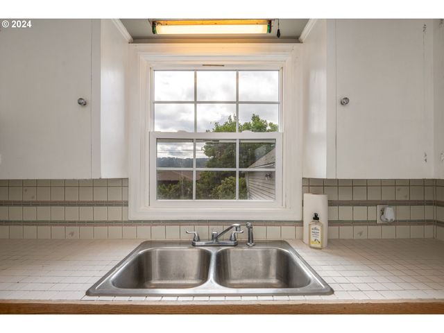 6006 N WILLAMETTE Blvd, Portland, OR 97203