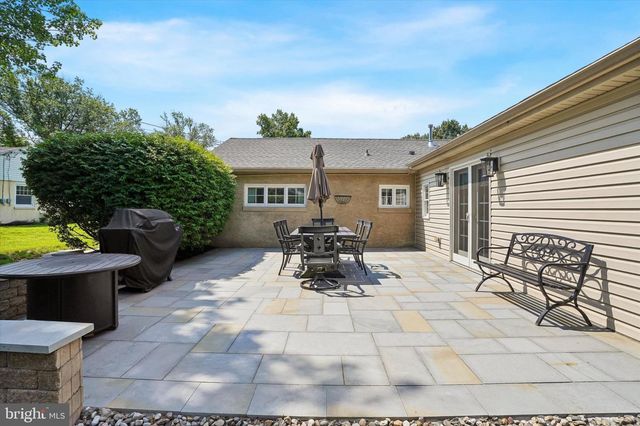 1121 W THOMAS RD, Lansdale, PA 19446