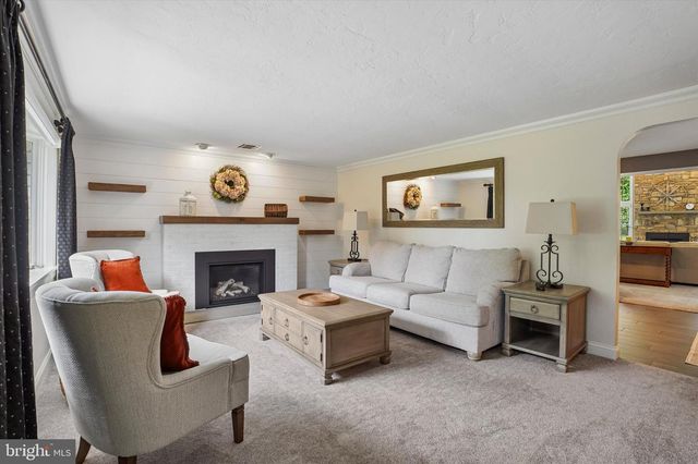1121 W THOMAS RD, Lansdale, PA 19446