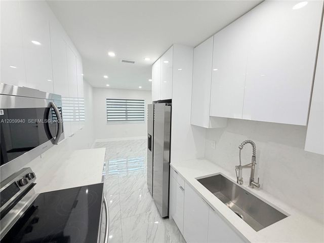 3392 NW 50th St 3392, Miami, FL 33142