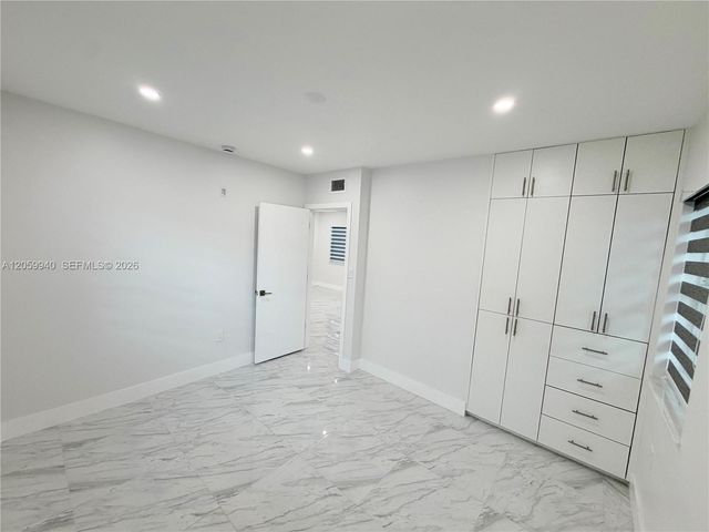 3392 NW 50th St 3392, Miami, FL 33142