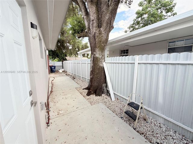 3392 NW 50th St 3392, Miami, FL 33142