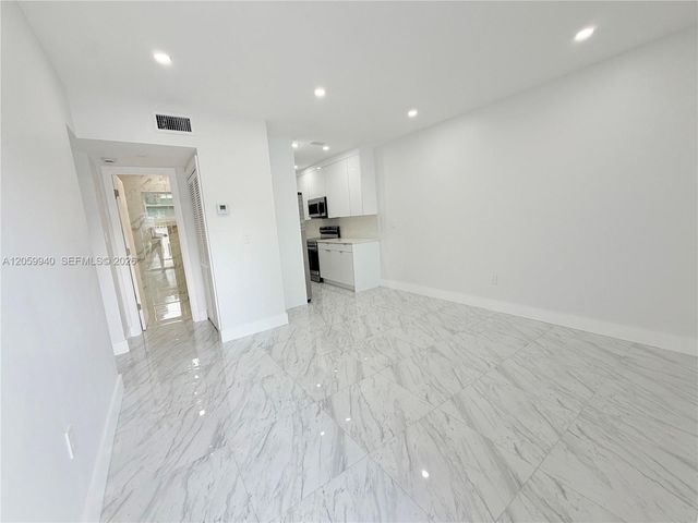 3392 NW 50th St 3392, Miami, FL 33142