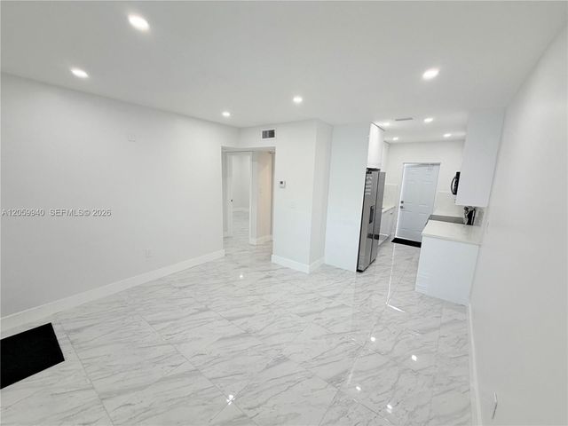 3392 NW 50th St 3392, Miami, FL 33142