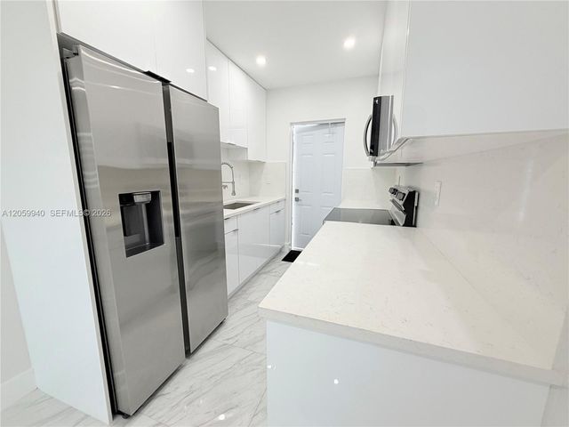 3392 NW 50th St 3392, Miami, FL 33142