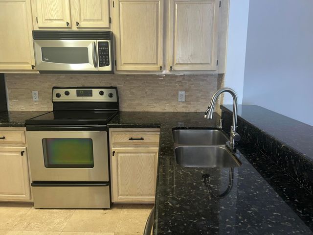 1760 PALM COVE Boulevard 5-305, Delray Beach, FL 33445