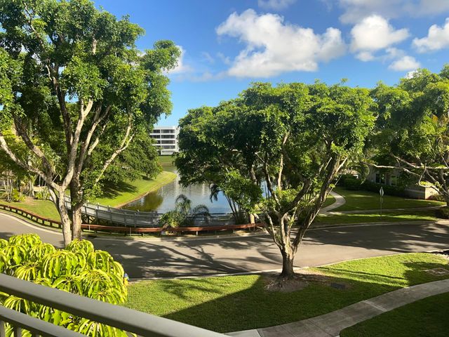 1760 PALM COVE Boulevard 5-305, Delray Beach, FL 33445