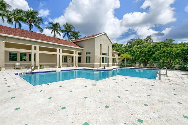 1760 PALM COVE Boulevard 5-305, Delray Beach, FL 33445