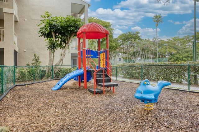 1760 PALM COVE Boulevard 5-305, Delray Beach, FL 33445