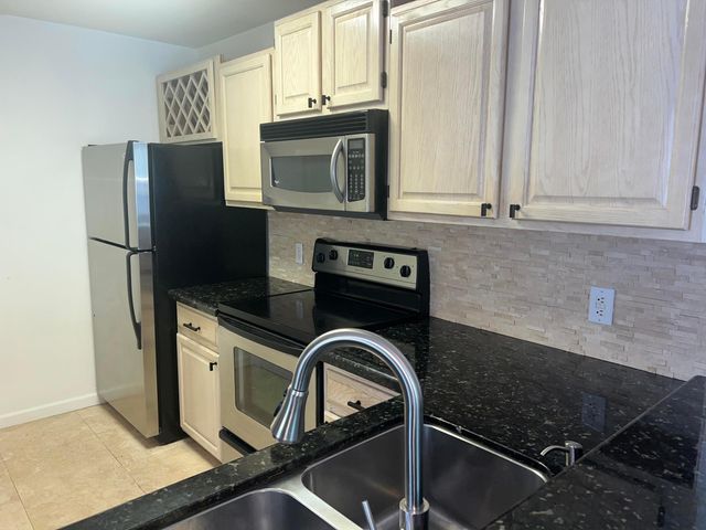 1760 PALM COVE Boulevard 5-305, Delray Beach, FL 33445