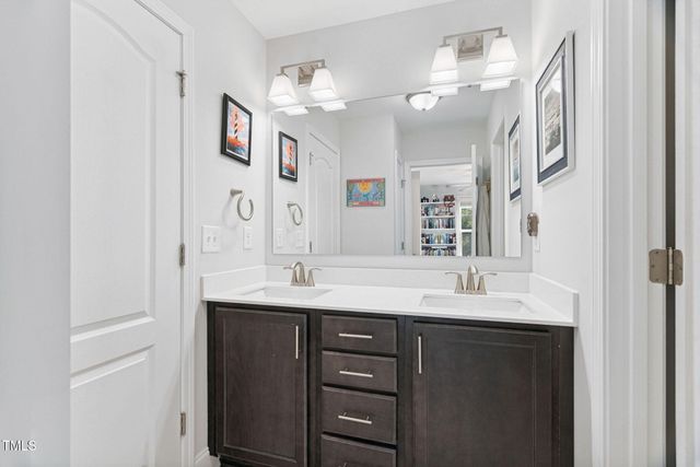 121 Roundrock Lane, Sanford, NC 27330