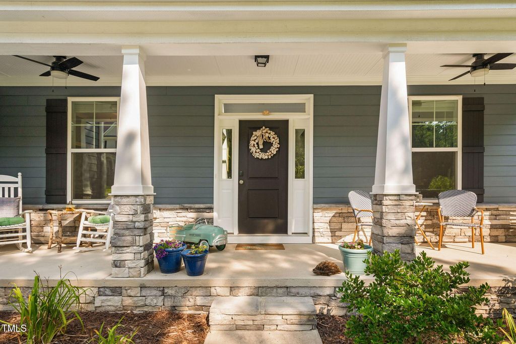 121 Roundrock Lane, Sanford, NC 27330