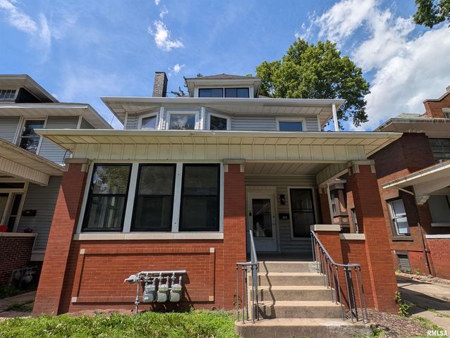 1611 W BARKER Avenue, Peoria, IL 61606