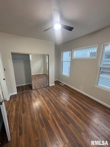 1611 W BARKER Avenue, Peoria, IL 61606