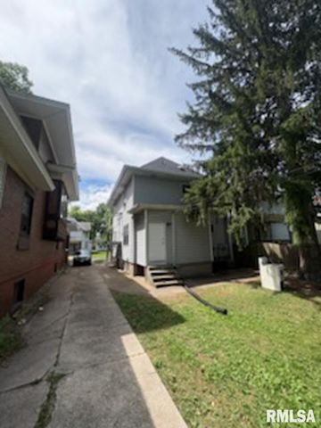 1611 W BARKER Avenue, Peoria, IL 61606