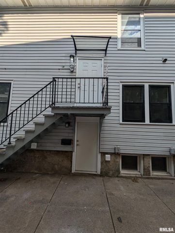 1611 W BARKER Avenue, Peoria, IL 61606