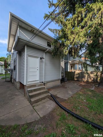 1611 W BARKER Avenue, Peoria, IL 61606