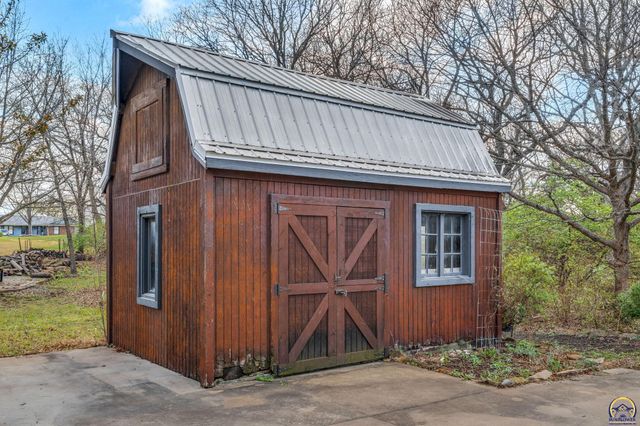 2331 SE Libra AVE, Topeka, KS 66605