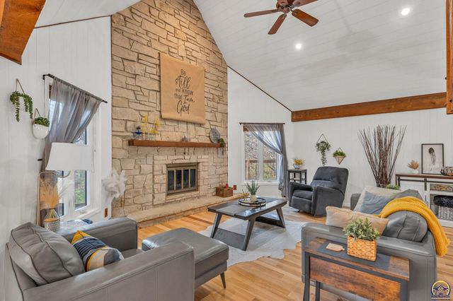 2331 SE Libra AVE, Topeka, KS 66605