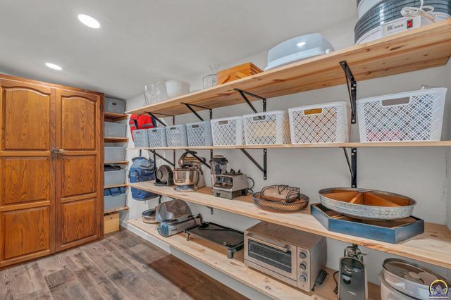 2331 SE Libra AVE, Topeka, KS 66605