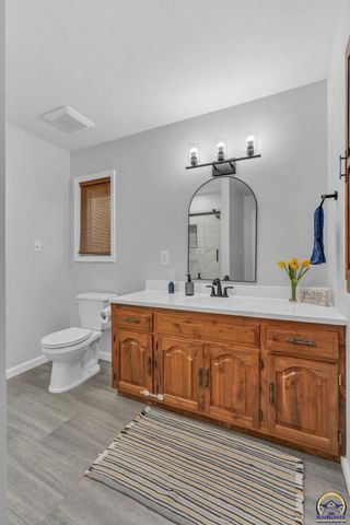 2331 SE Libra AVE, Topeka, KS 66605