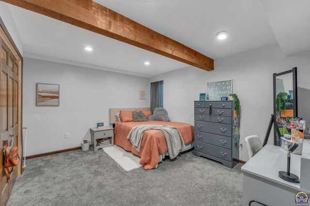2331 SE Libra AVE, Topeka, KS 66605