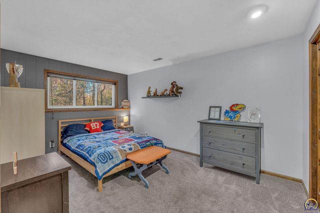 2331 SE Libra AVE, Topeka, KS 66605